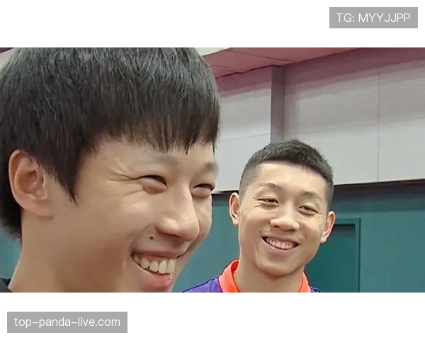 刷到许昕的机场照，那行李箱看着比我房租还贵，吃瓜我先跪